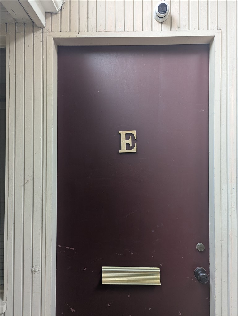 Harbor Blvd. Frontage. Has 9 separate offices. Was used as an insurance company for years. Spacious and quiet. Has been remodeled with new flooring and paint.