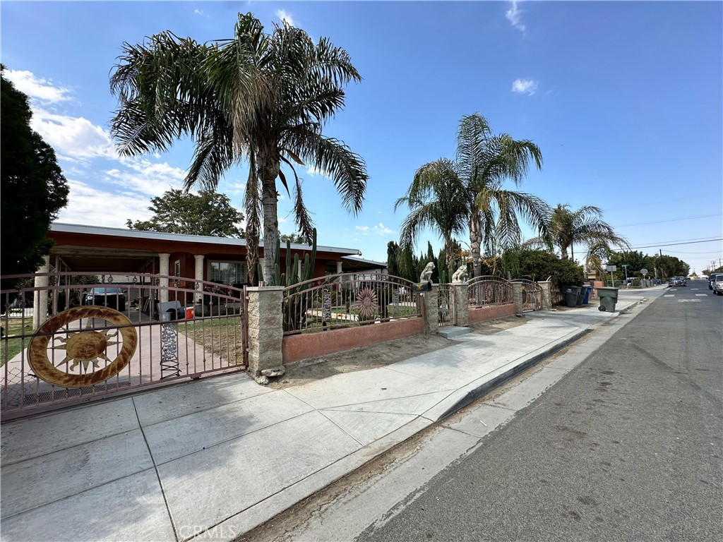 View Bakersfield, CA 93307 house