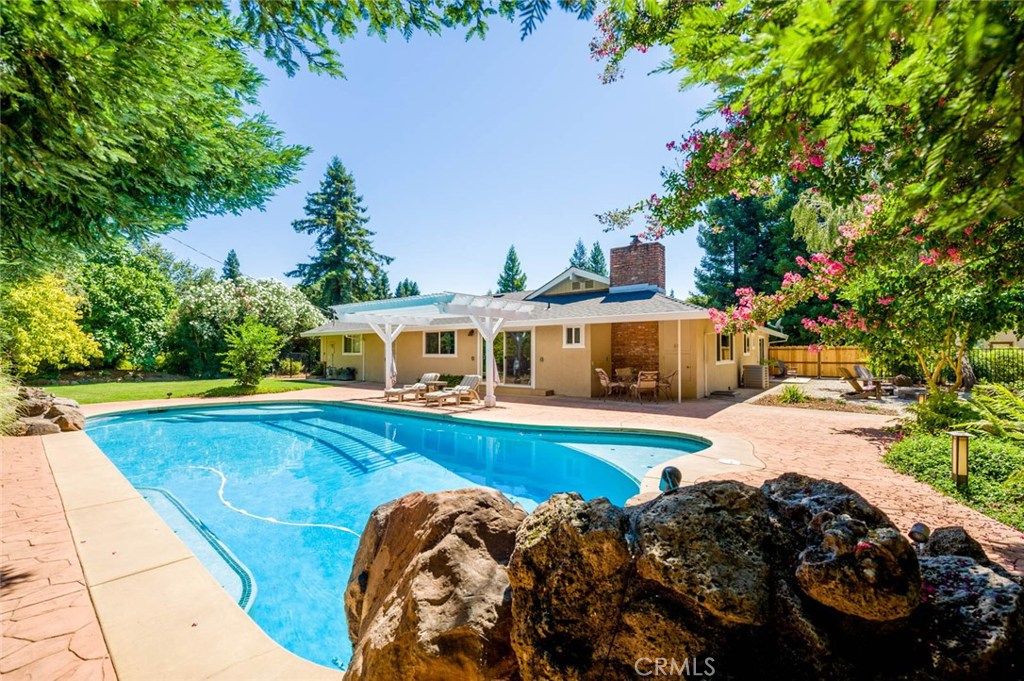 listing image 130724135172223738015
