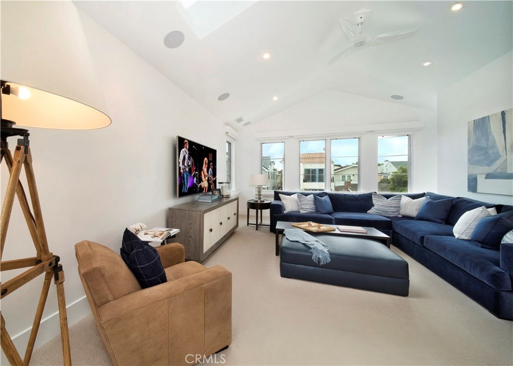 Corona del Mar South of PCH (CDMS) - Residential