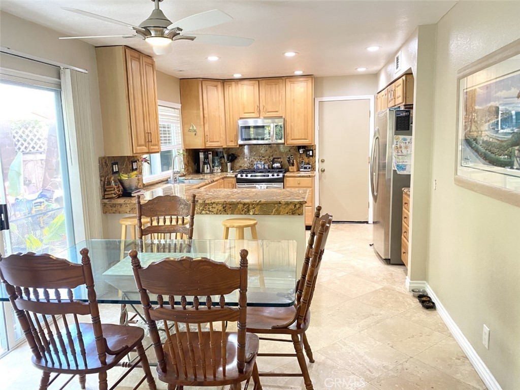 10 White Pelican Lane