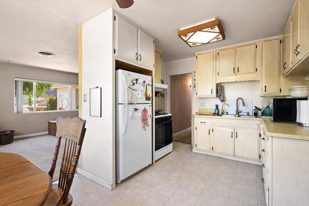 Photo 4 of 20 of 9076 Sierra Alta Way house