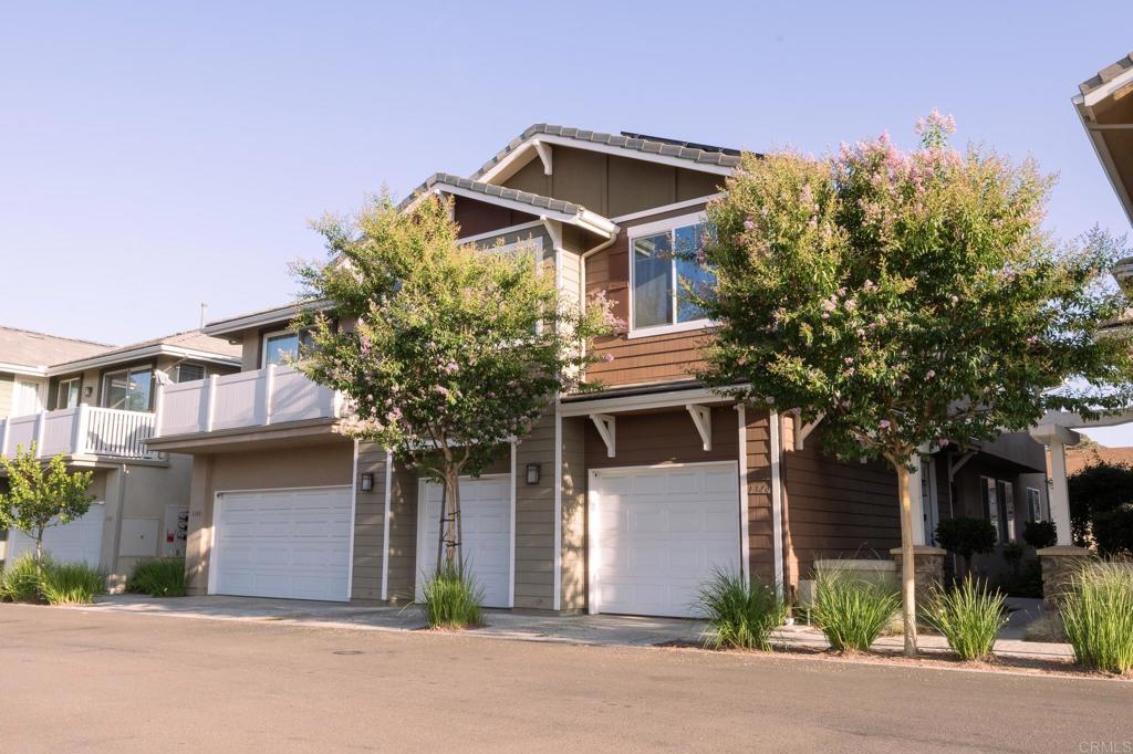 Photo 2 of 27 of 1340 Shoshone Falls Drive townhome