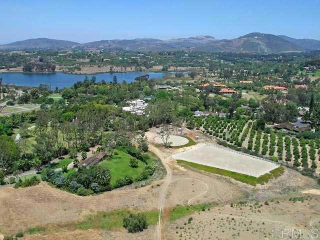 A spectacular and rare 16.5 acre all usable parcel in Rancho Santa Fe. Stunning views of the mountains, 8 separate parcels, on a non-covenant "island" surrounded by covenant properties. Lots of possibilities...large estate, family compound or development opportunity.