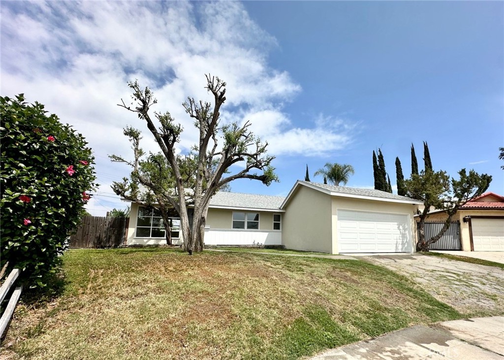 6902 Lurline Avenue