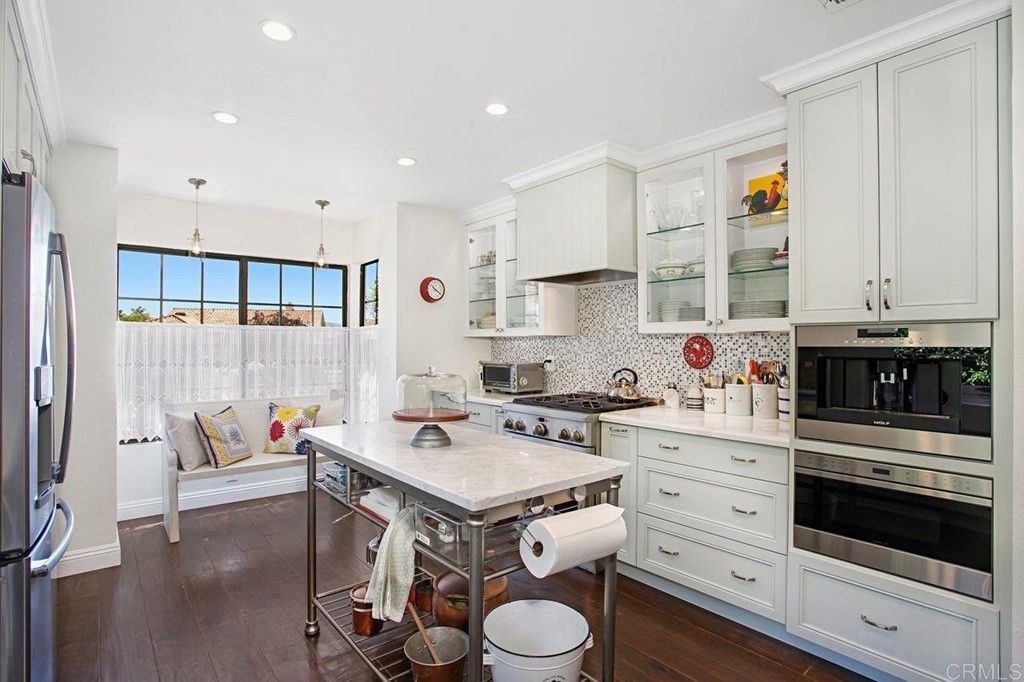 listing image 130725680832404212511