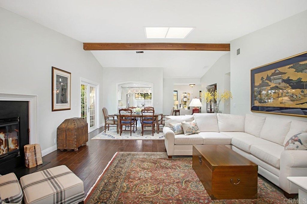 listing image 130729502309460726853