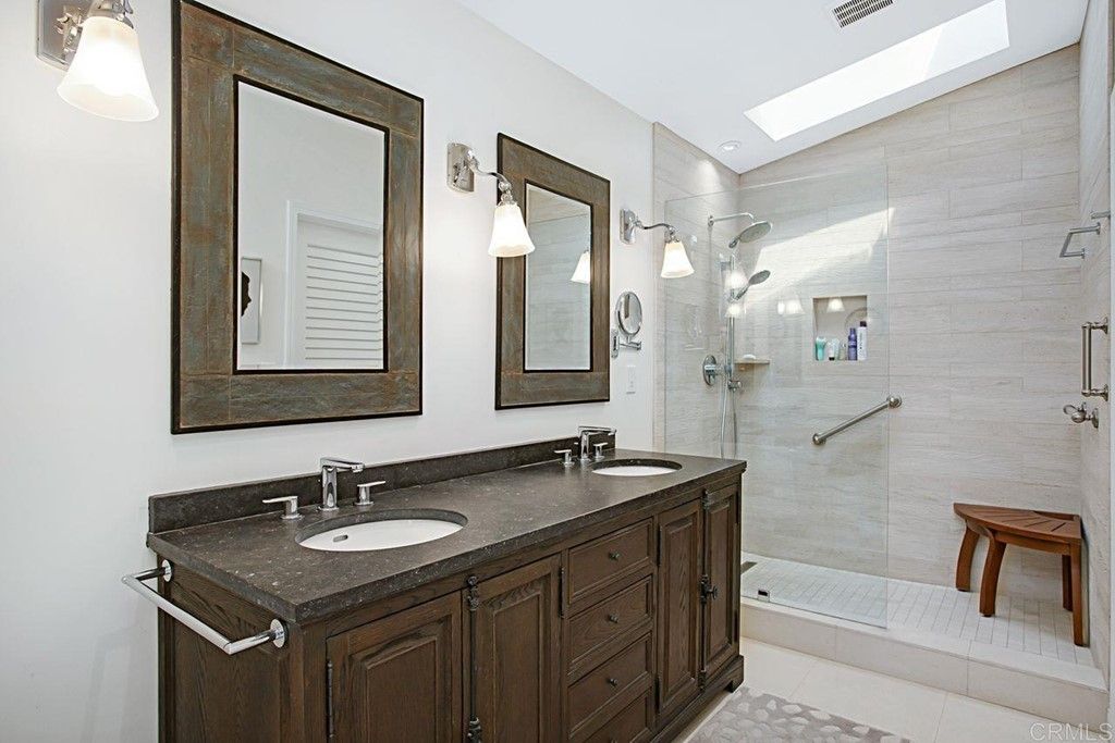 listing image 130727054839117737187
