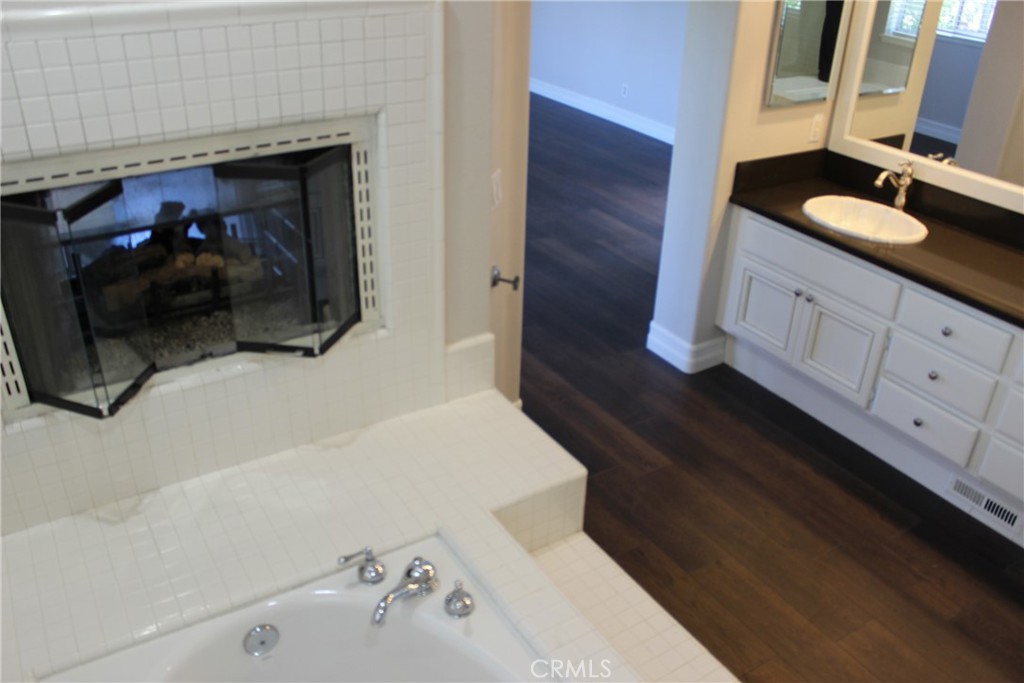 Los Verdes (LSV) - Residential Lease