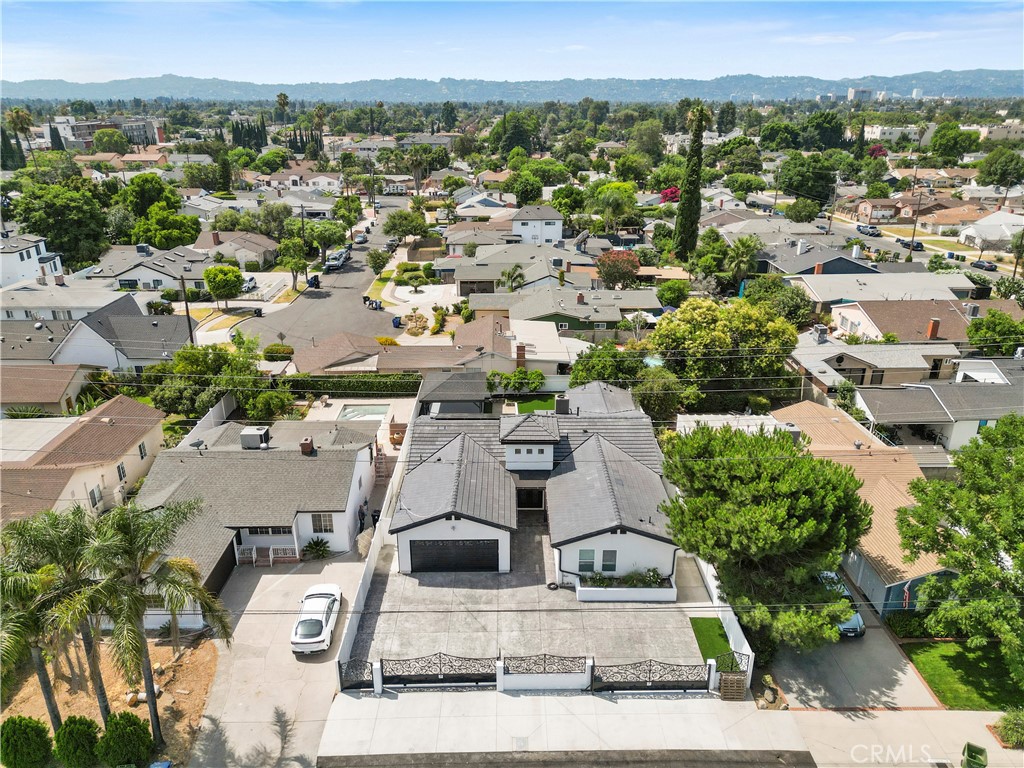 Photo 4 of 63 of 13840 Valerio Street house