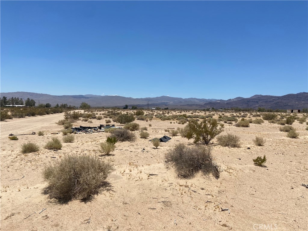 10 acres of rural Newberry Springs right off of Route 66. Corner lot with beautiful Mountain and Desert View’s.
