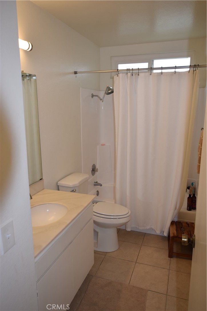 - - Residential Lease