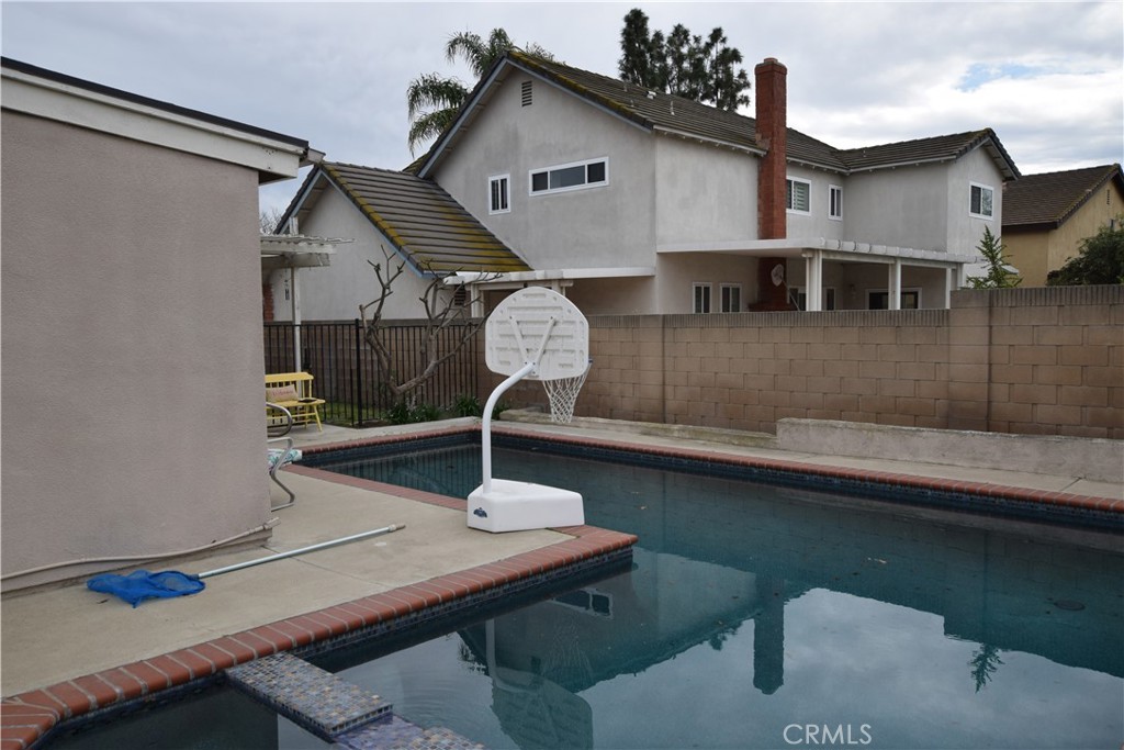 - - Residential Lease