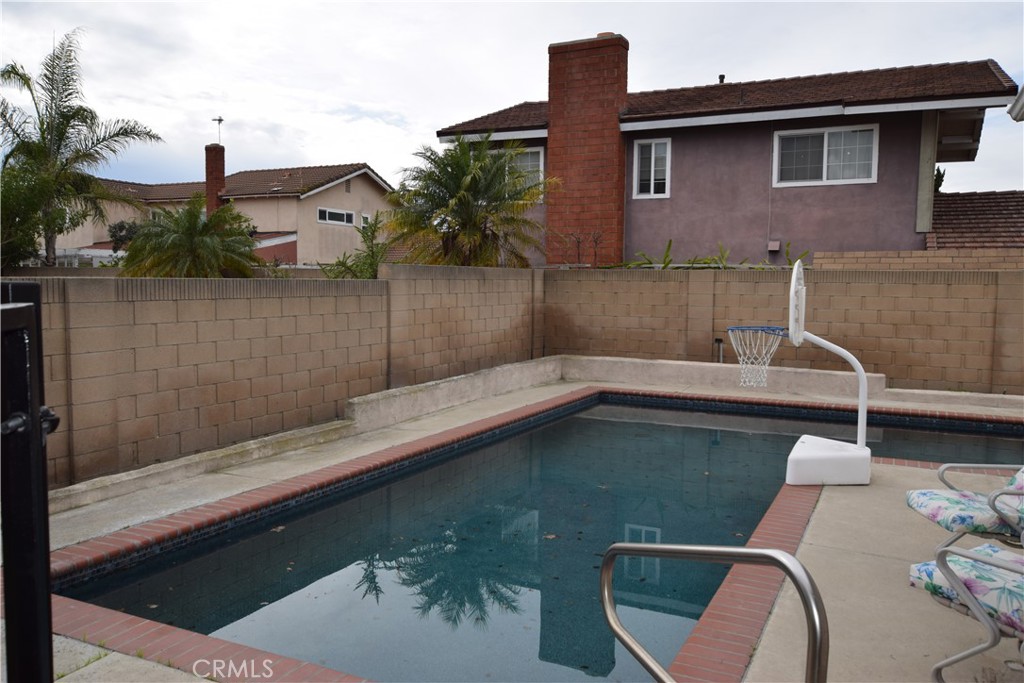 - - Residential Lease