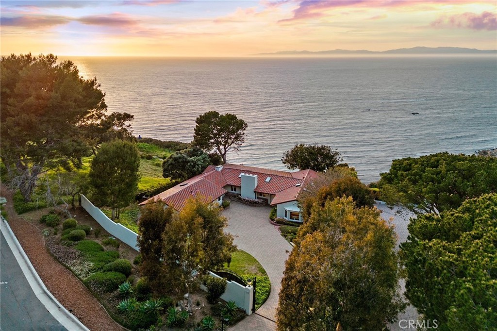 1115 Palos Verdes Drive West