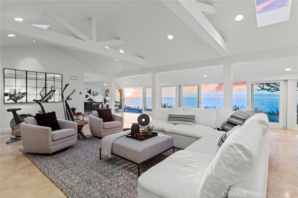1115 Palos Verdes Drive West