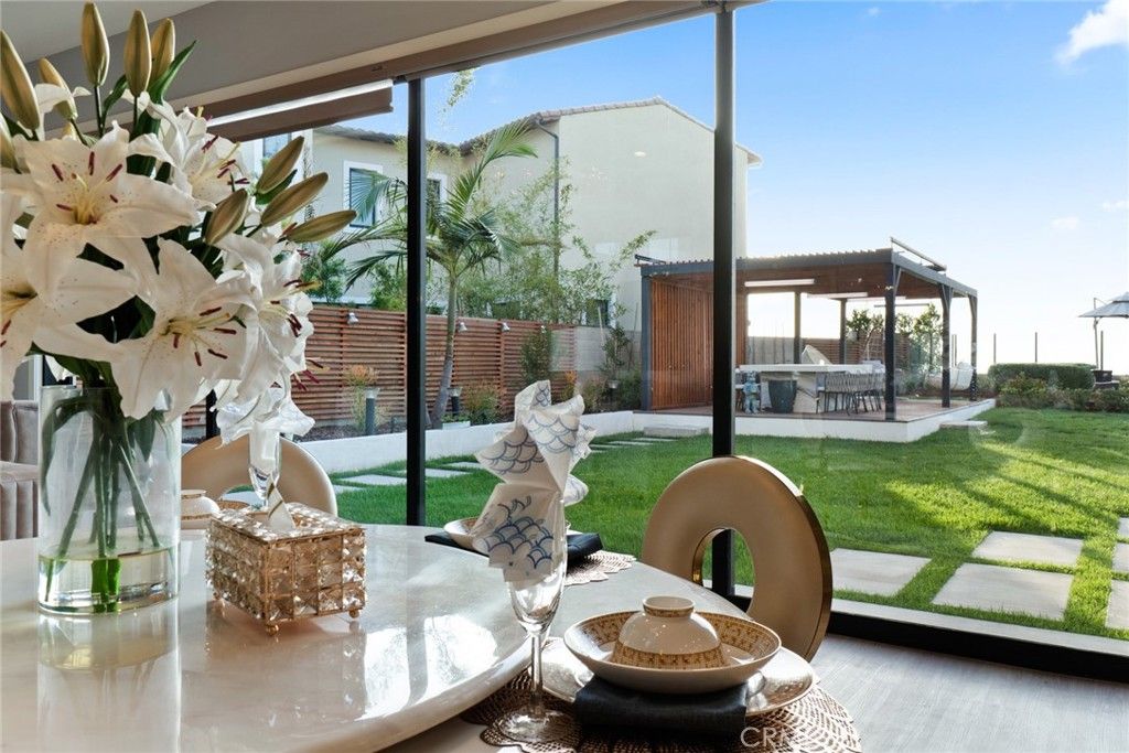 listing image 130728229342738699978
