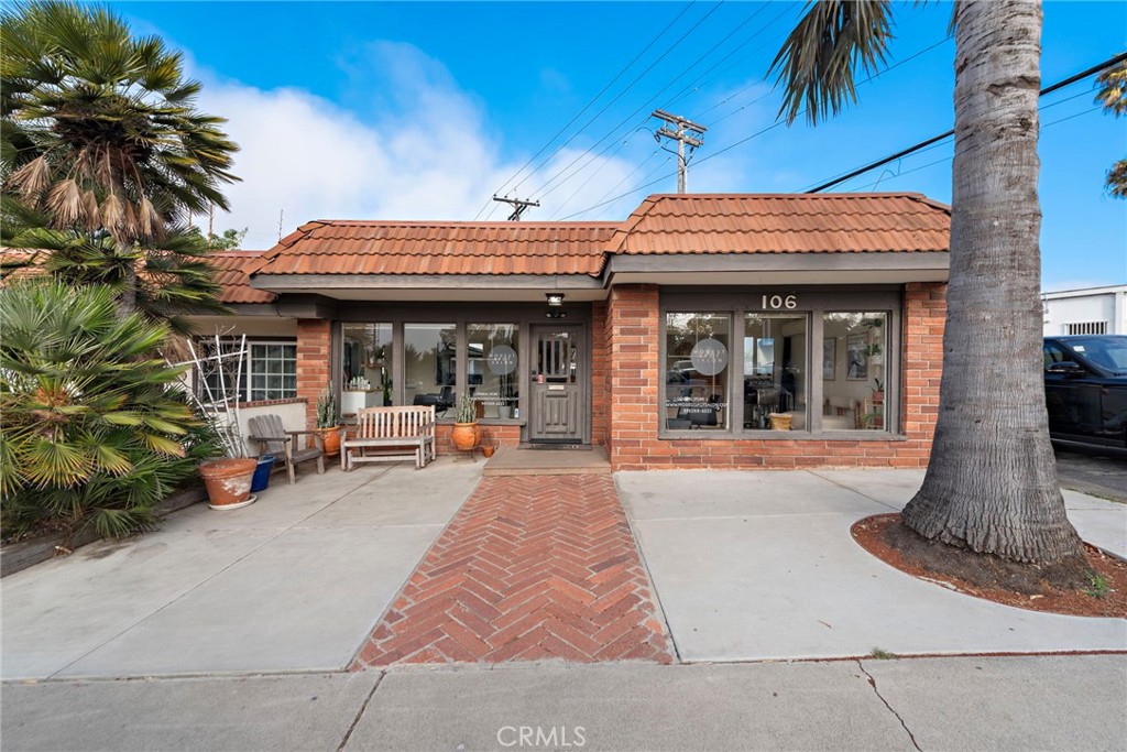Welcome to 106 W Mariposa Salon space near Downtown San Clemente with close access to El Camino Real. This space is turnkey and ready for the next Salon owner to come in and operate! The space is roughly 900 SF made up of multiple work stations and multiple washing stations. The space includes AC and a restroom. There is also a front patio and one parking space. Please feel free to reach out with any questions and take this opportunity to open your Salon with great exposure and close to Downtown!