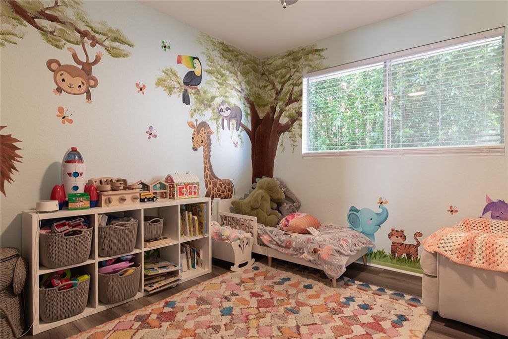 listing image 130725132039817191731