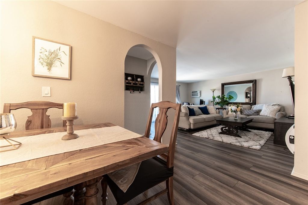 listing image 130726731034516346557