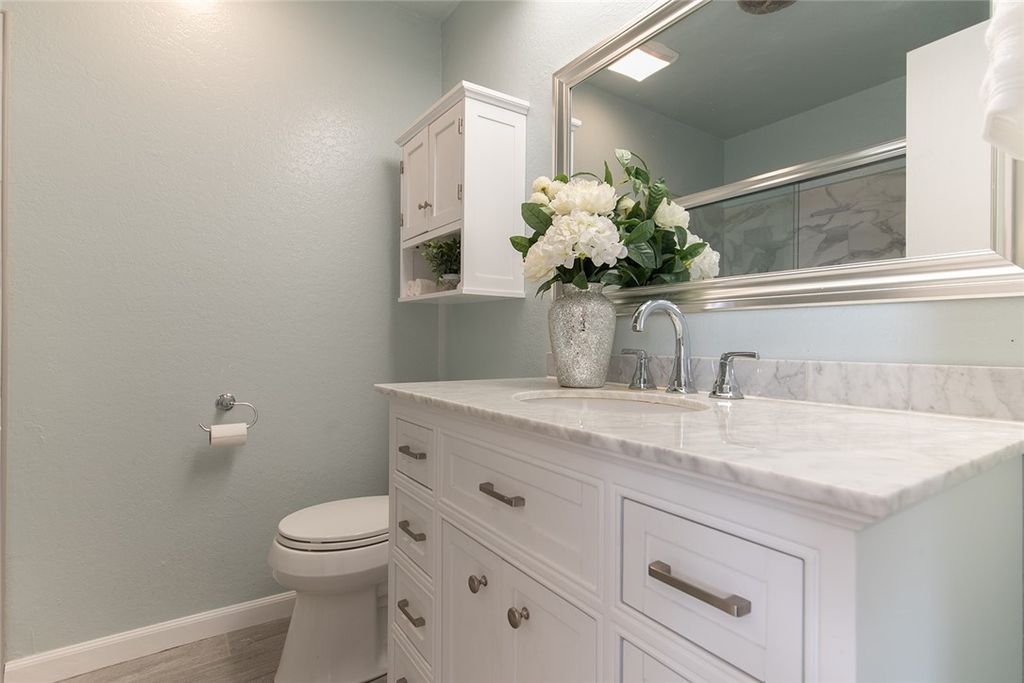 listing image 130728434328166278630