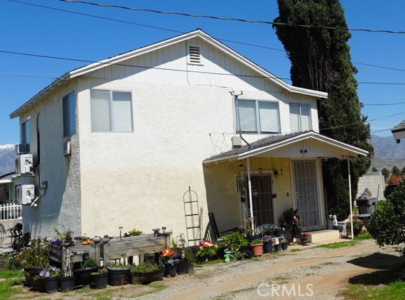 1310 E 8th Street