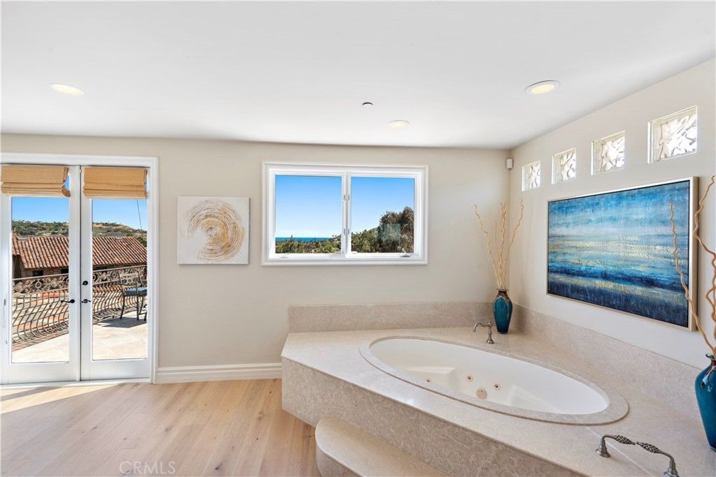 listing image 130727833724453920593