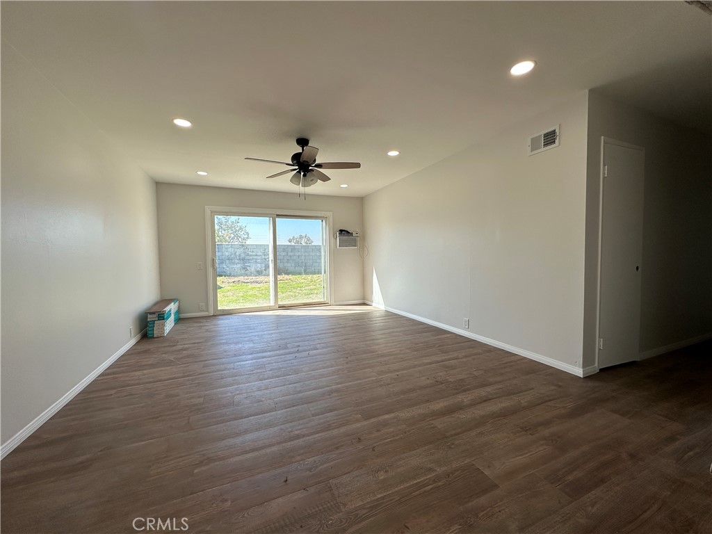 2569 Caulfield Drive