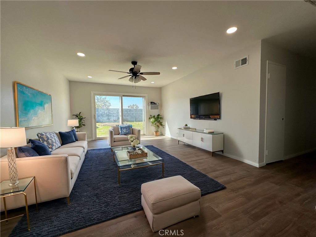 2569 Caulfield Drive
