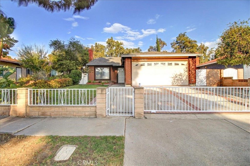 listing image 130726097788913514692