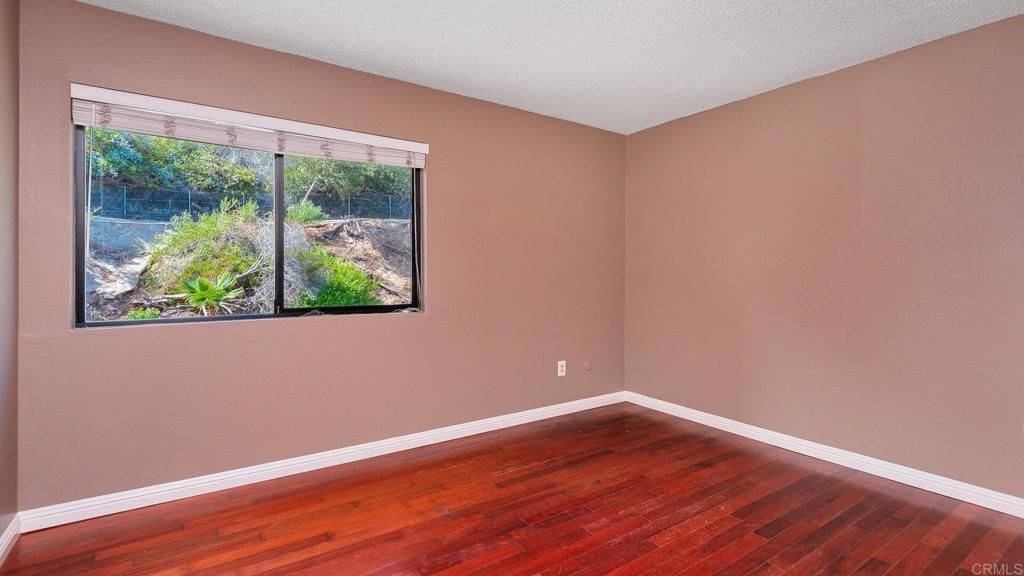 listing image 130723178034995251735