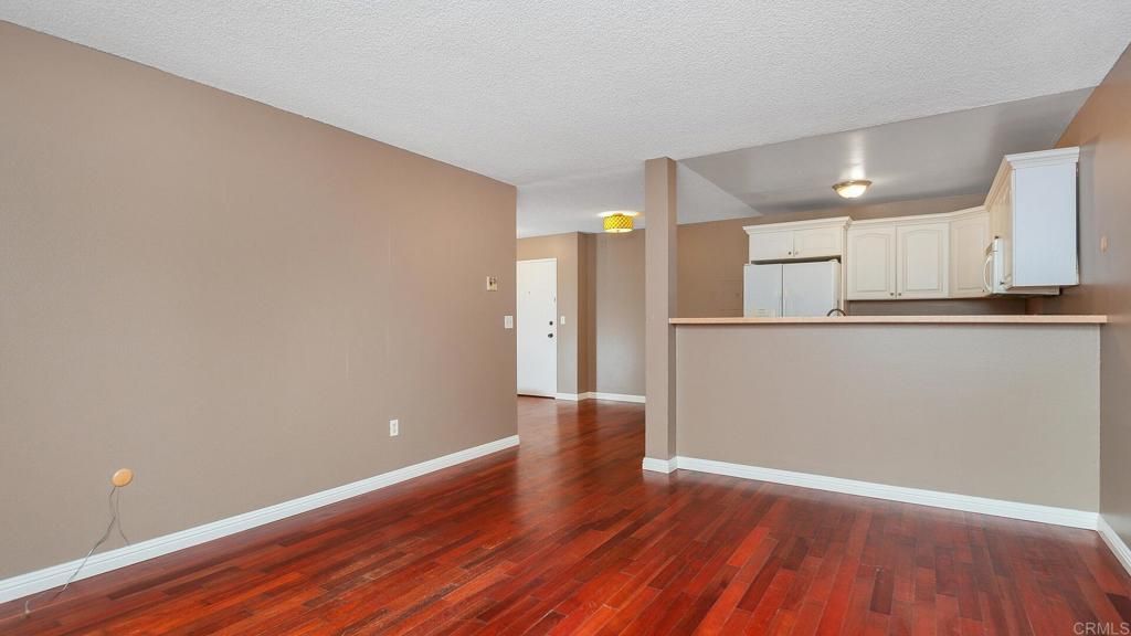 listing image 130729330941770626848