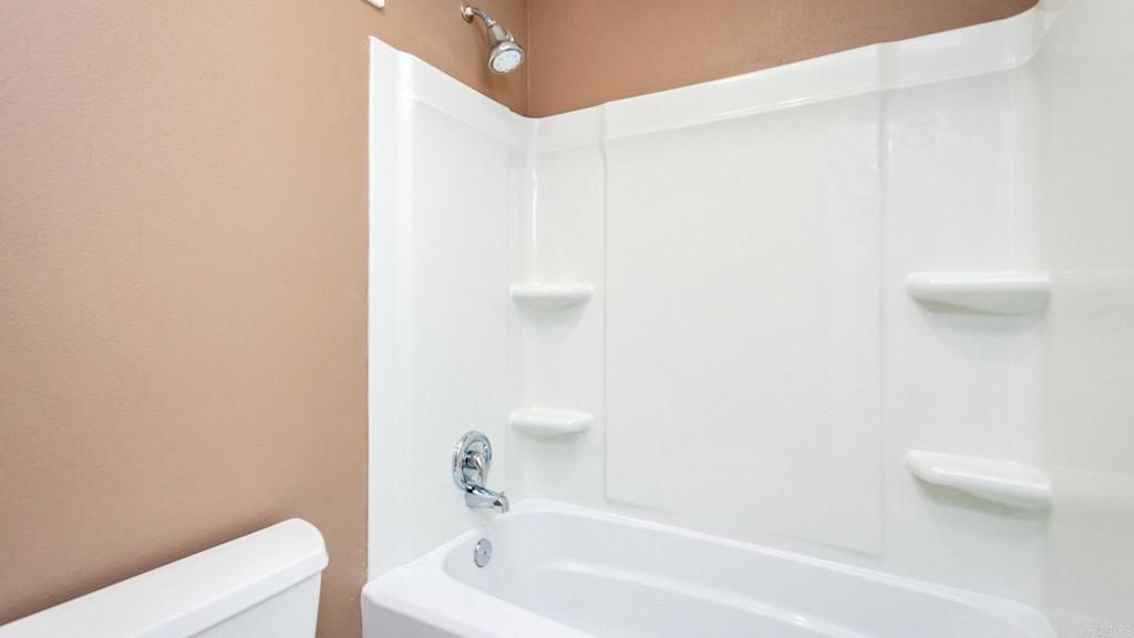 listing image 130720656528224691846
