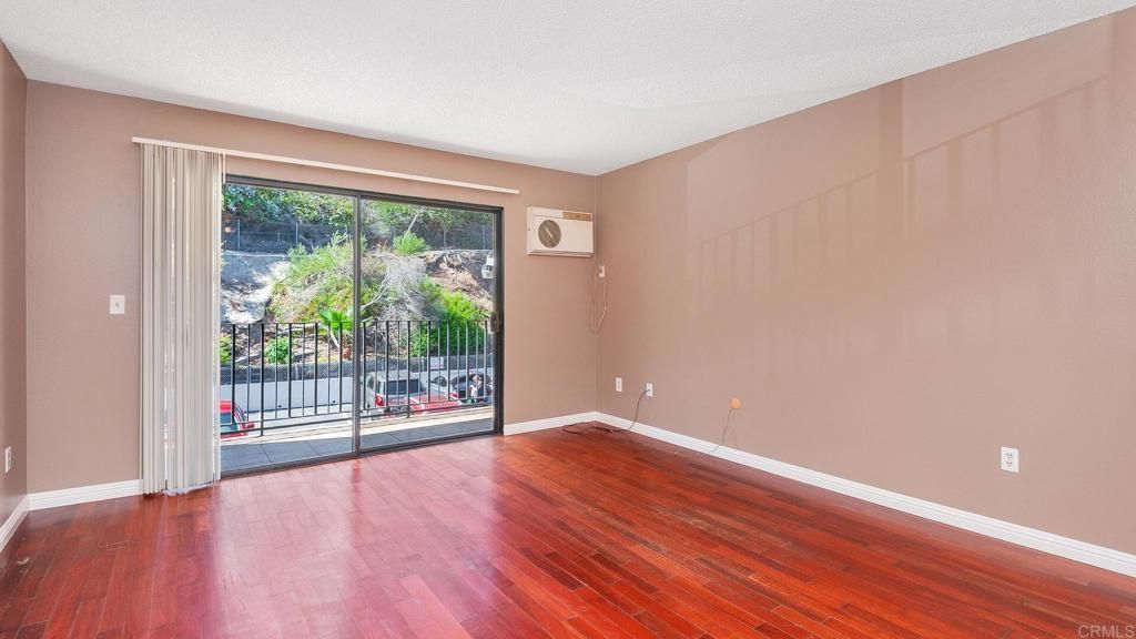 listing image 130720047815134803462