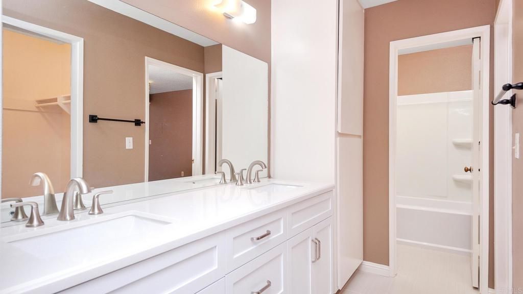 listing image 130728339501508665337