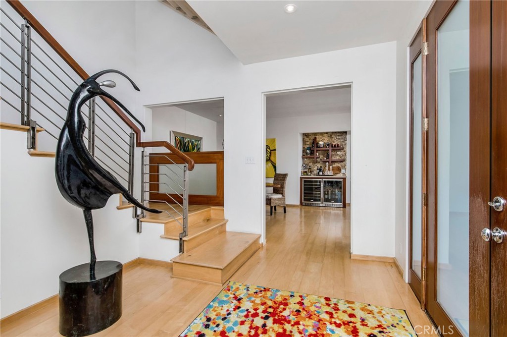 426 Nyes Place