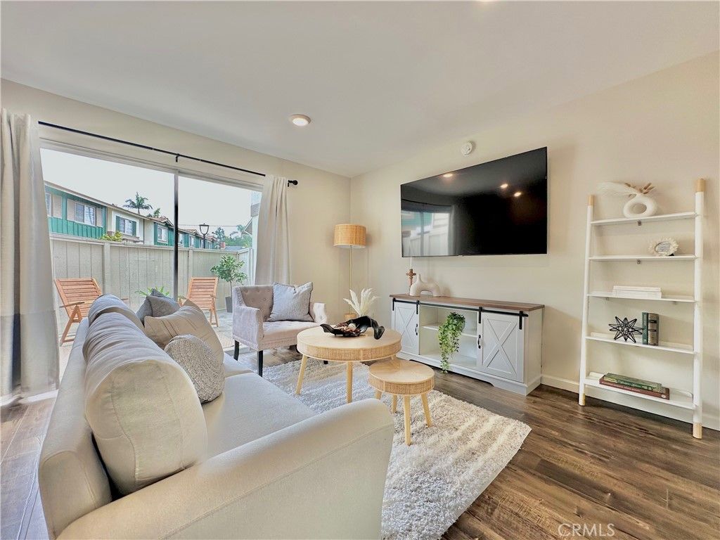 listing image 0