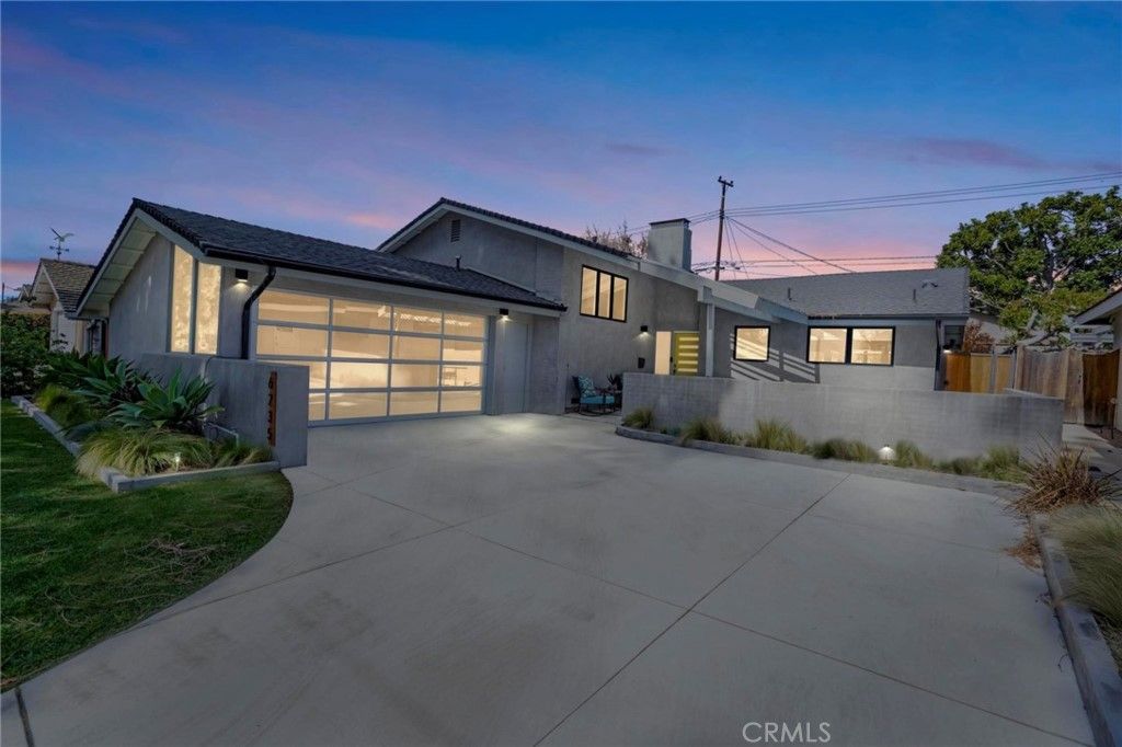 listing image 130729459377299151210