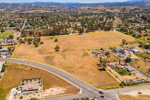 915 9TH ST Ramona CA 92065