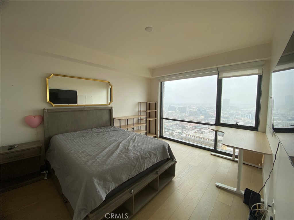400 S Broadway 2514
