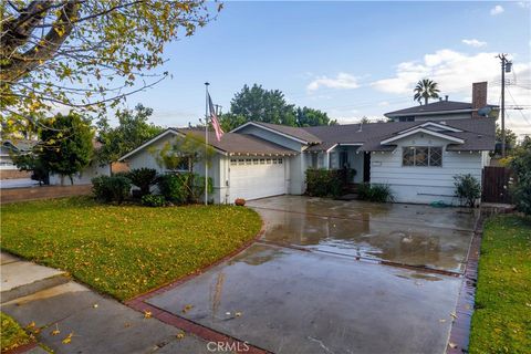 A home in Mission Hills (San Fernando)