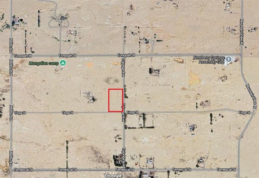 1. A prime corner lot on Tujunga and Tioga 
2. Only ½ mile N. of Fwy 40
3. 2 miles driving distance to the nearest Fwy access
4. Near private lake communities
5. Utilities near by
6. A level lot with plenty of ground water supply
The information provided herein is deemed accurate, but buyer and agent to do own due diligence. There are no warranties, express or implied.