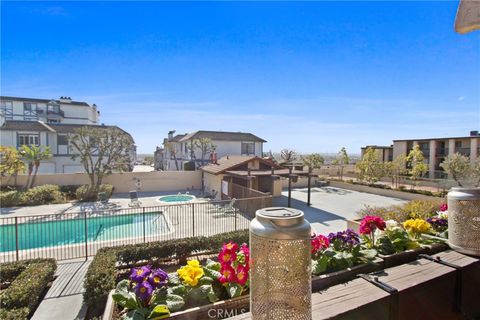 Photo of 1460 E Willow Street #202, Signal Hill, CA 90755 (MLS # RS25017375) Photo of 1460 E Willow Street #202, Signal Hill, CA 90755 (MLS # RS25017375)