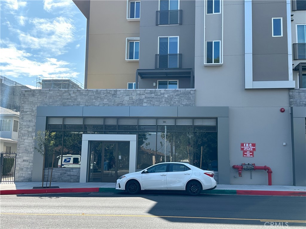 The only one office/retail space available at 101 Alhambra Square, a corner space at the brand new mixed-use contemporary condo built in 2024. Perfectly situated in the heart of the downtown Alhambra, boasting an enviable central location, this office unit is completely built-out including its own central A/C, a private restroom, fire sprinkler, exposed ceiling, cabinets, a hand sink and a build-in fridge. It is right next to bustling shopping centers anchored with popular destinations such as Edward Renaissance Theater, Sprouts, Sephora, and many restaurants and local retail stores. Nearby freeway 10 and 710, 101 Alhambra Square offers easy access to DTLA, Old Town Pasadena with high foot traffic. Please call to schedule a tour!