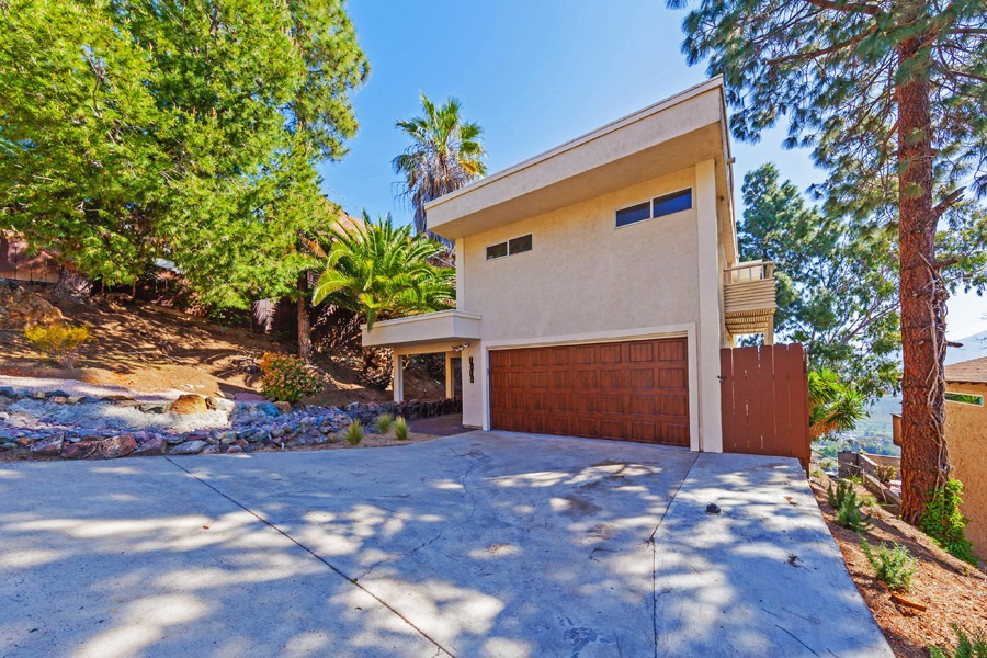 Honey, pull the car over right now!!! This gorgeous home with panoramic views from every room of the house! A modern home boast unobstructed panoramic views of lake, valley, mountains and distant city lights. All bathrooms were completely remodeled. This gorgeous home boasts engineered hardwood flooring on the first level. Fresh paint inside and out, textured ceilings, stainless steel appliances, large viewing deck, custom cabinets, 2 fireplaces, professional landscaping and deck off master bedroom. Neighborhoods: Dictionary Hill Equipment: Garage Door Opener, Range/Oven Other Fees: 0 Sewer: Sewer Connected
