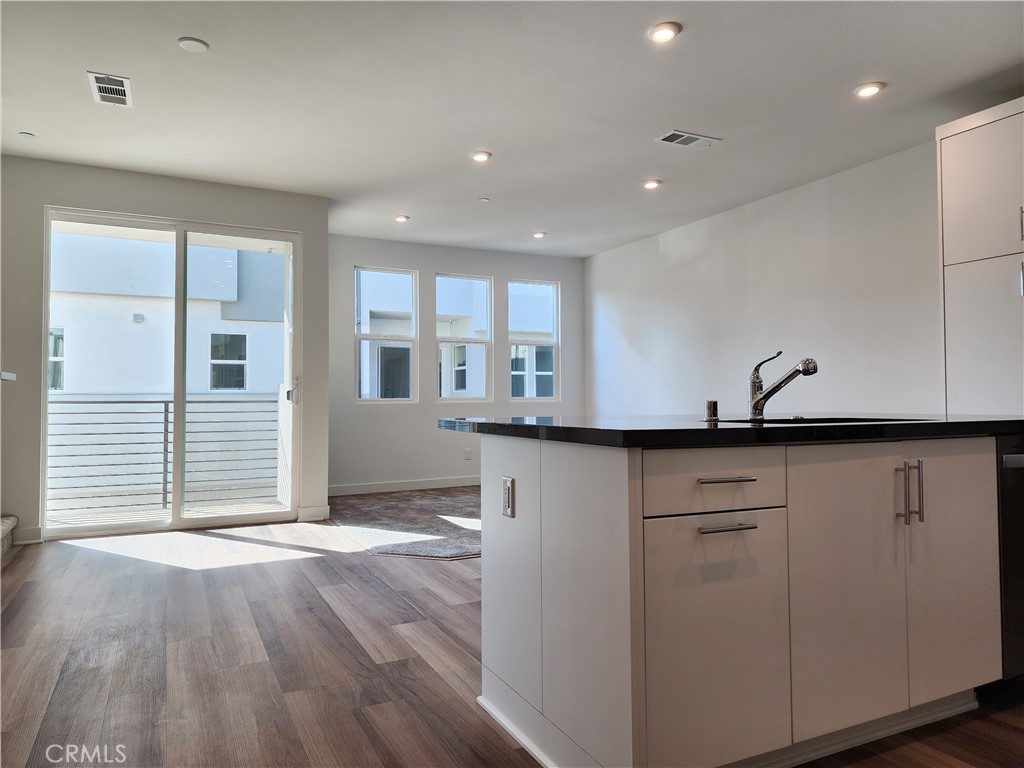 1231 W Cara Drive