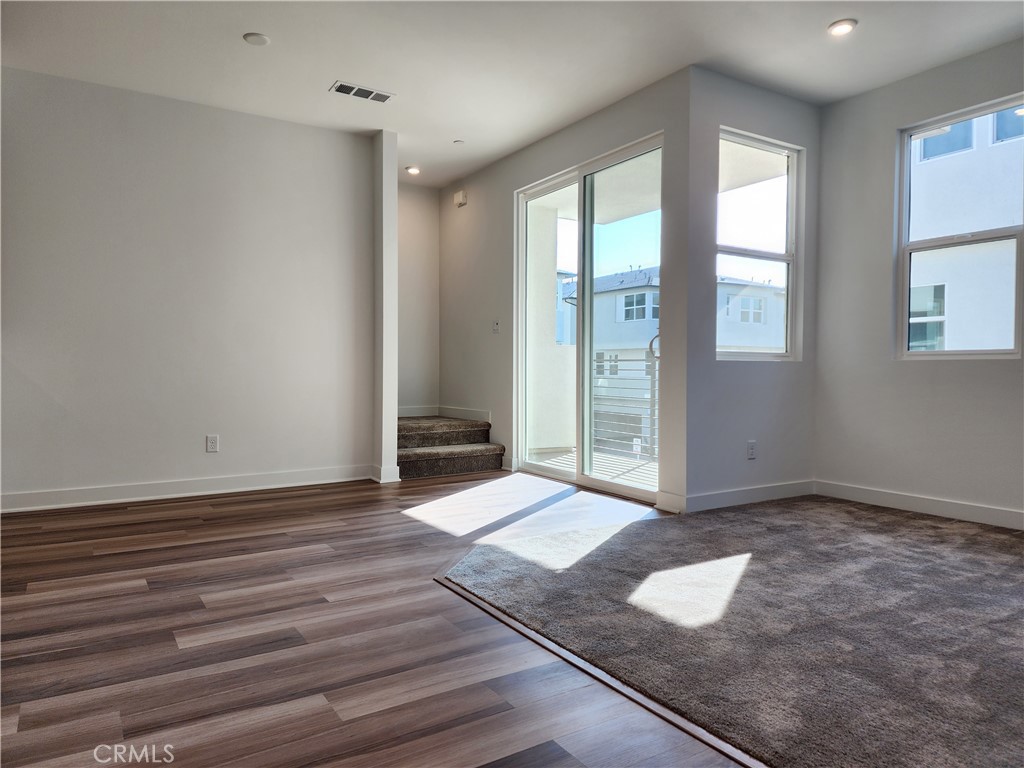1231 W Cara Drive