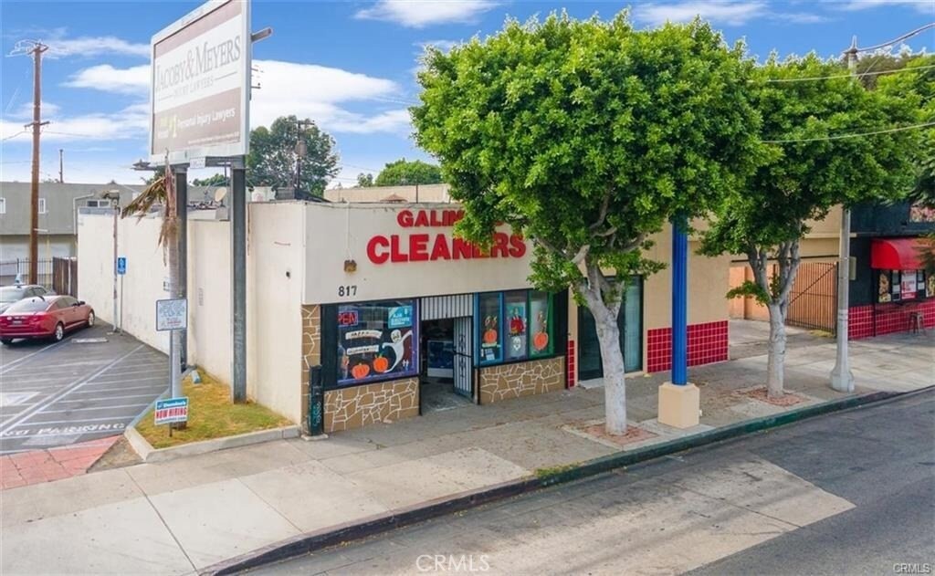 Good Investment opportunity with a long term Dry-Cleaners tenant. The property is a stand alone building. The tenenat has about 6 years left on their lease. Rear of the building with 2 parking spaces enclosed with a gate. Front of the building wiith street public parking. Property located on a very busy street witth many retail shops and fast food drive thru restaurants.