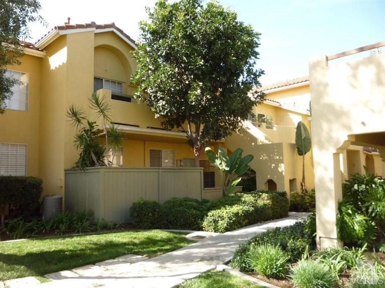 For lease in West Park (IRVINE) 2B 2B + 1 garage & 1 carport ! Lower unit condo in WEST PARK TIEMPO (Irvine) Features: Designer carpet, Italian ceramic tile floors in entry, kitchen and bathrooms, crown moldings, base boards, recessed lights, large master bedroom with full bathroom inside (tub) and secondary full bathroom in hallway (tub) Mirrored wardrobe, brand new built-in organizers. Gas stove, microwave, dishwasher, new stainless steel refrigerator, custom wood shutters throughout, central A/C and Heating. Washer and Dryer included. Nice patio in front of unit. Next to a beautiful park!
