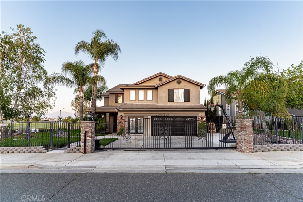 8902 Oakridge Court